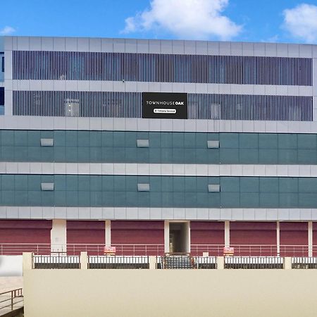 Townhouse Oak Sarusajai Stadium Dispur Eksteriør bilde