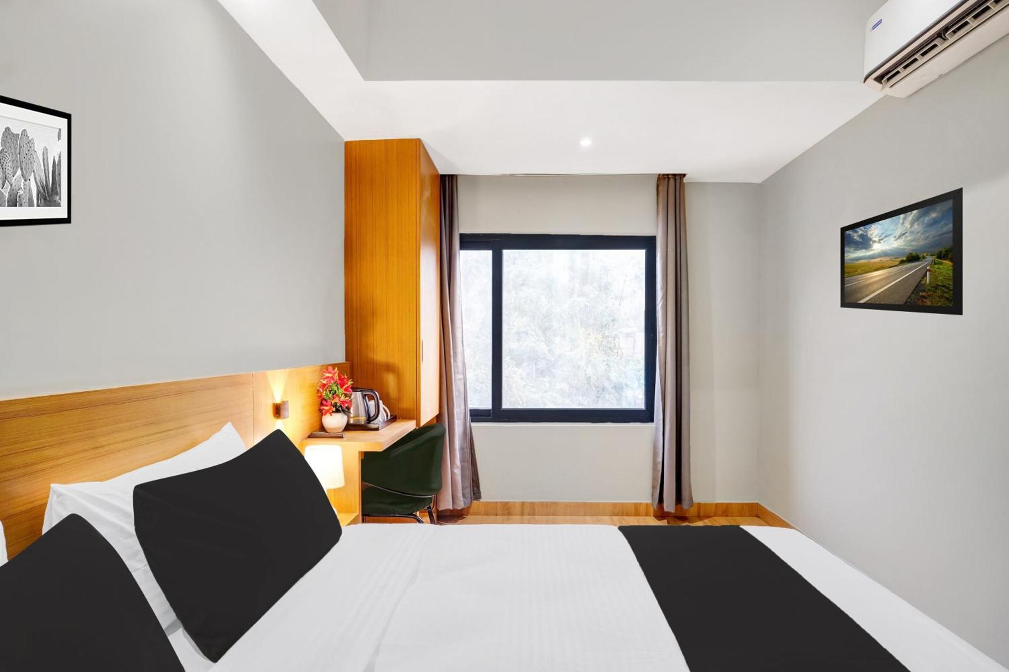 Super Townhouse Oak Sarusajai Stadium Dispur Eksteriør bilde