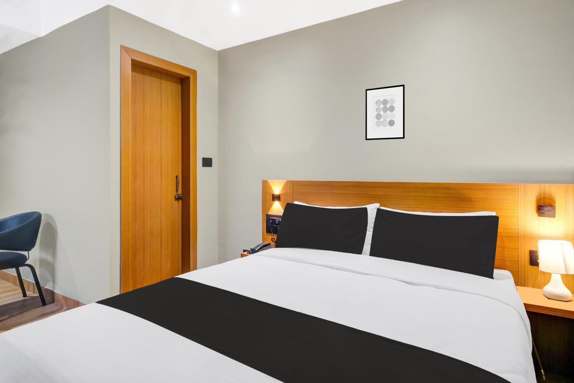 Townhouse Oak Sarusajai Stadium Dispur Eksteriør bilde